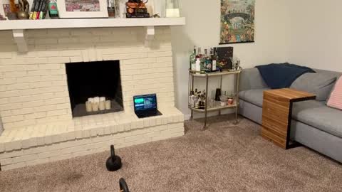 Snapshot of daddydaydrinkz chatting on December 3, 7:41 am DaddydayDrinkz online show from December 3, 7:41 am