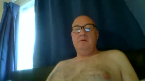 Snapshot of daddyhere4uall6 chatting on October 11, 7:45 am daddyhere4uall6 online show from October 11, 7:45 am