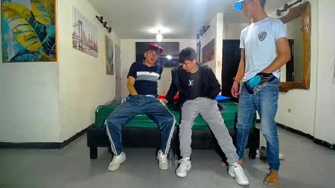 daiquirie online show from April 12, 1:23 pm