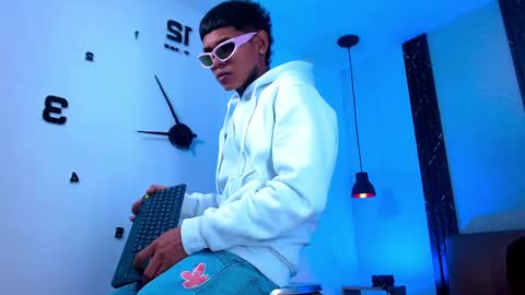 damar_felipe online show from November 1, 3:10 am