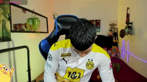 Damian online show from April 20, 3:09 am