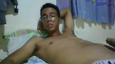 Snapshot of damiansex_4 chatting on January 22, 2:26 am Damian online show from January 22, 2:26 am
