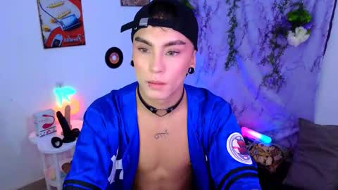 damon_clark_ online show from February 1, 7:34 pm