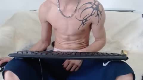 dan_jonson15 online show from November 16, 4:42 pm