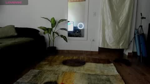 Dani  online show from February 17, 6:07 pm