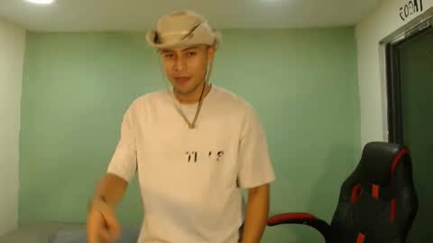 danielitopapii online show from December 5, 2:07 am