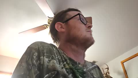 Daniel    y. online show from April 23, 7:49 pm