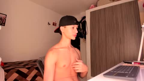 Daniels Cruz online show from February 18, 8:58 pm