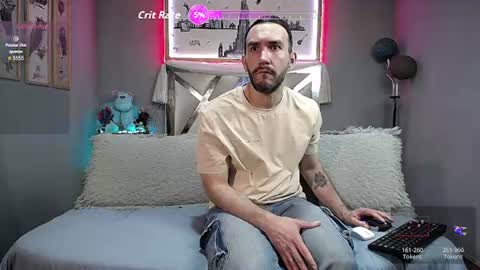 Danny and Alex online show from August 3, 6:23 am
