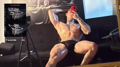 Snapshot of dantecoppolaa chatting on October 22, 10:57 pm Dante coppola online show from October 22, 10:57 pm
