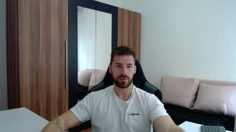 darius_94 online show from June 5, 7:14 am