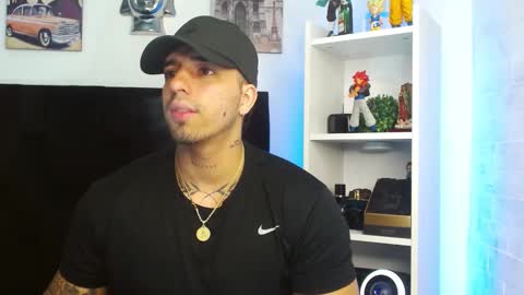 Darius Phoenix  online show from January 12, 10:33 pm