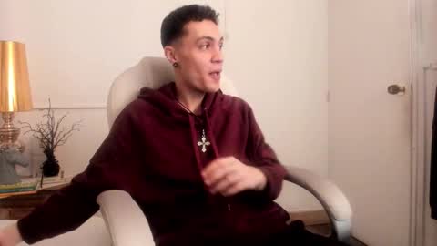 dark_sun333 online show from January 17, 2:36 am