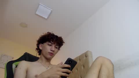 darkknightx01 online show from October 23, 2:15 am