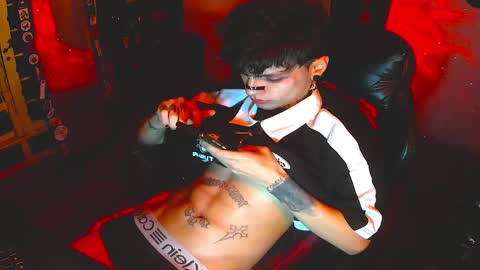   online show from November 21, 9:52 am