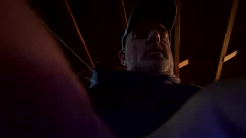 darknite083072 online show from December 22, 2:47 pm