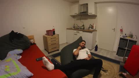 Snapshot of darkschneider_ chatting on October 30, 2:13 am darkschneider_ online show from October 30, 2:13 am