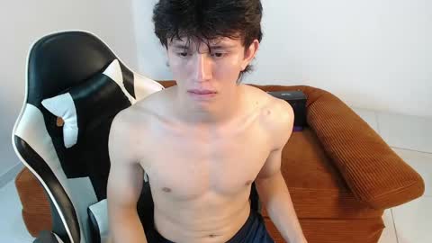 darrencolleen online show from April 21, 1:53 am