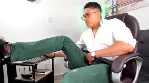 Dash online show from November 14, 4:30 pm