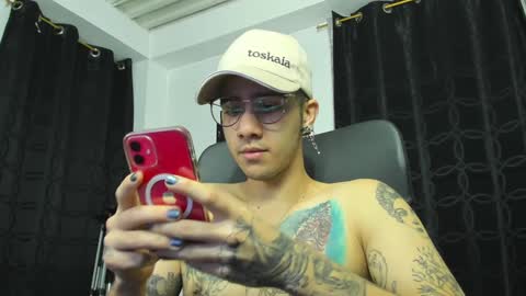 dash lowell   online show from February 3, 10:14 am