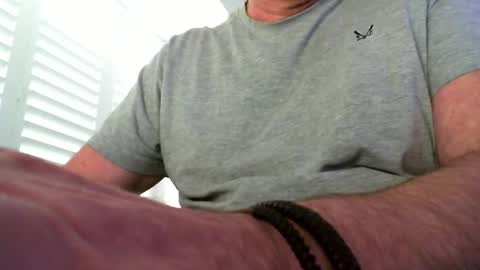 davesu12345 online show from February 3, 11:48 am