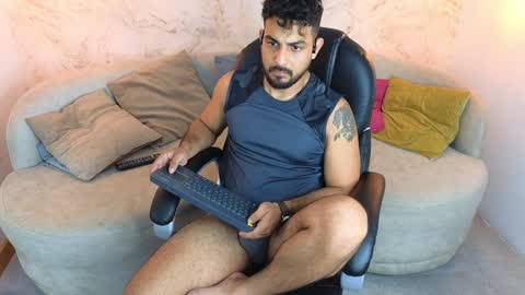 JF oliveira online show from December 5, 1:28 pm