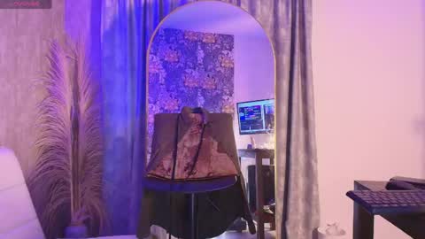 Davis online show from April 18, 7:58 pm