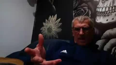 deanofflove2210 online show from August 5, 5:23 am