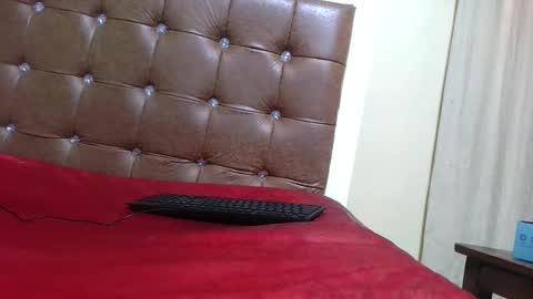 decraze online show from March 26, 7:01 am