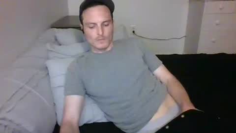 Snapshot of dee4dayz19 chatting on October 28, 2:03 am Dee4dayz online show from October 28, 2:03 am