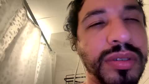 deepthroatberto89 online show from December 25, 2:46 am