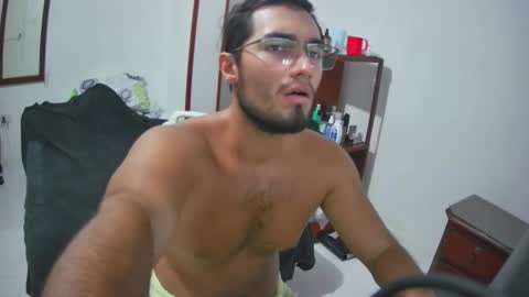 Snapshot of deividellobo chatting on September 19, 10:53 pm deividellobo online show from September 19, 10:53 pm