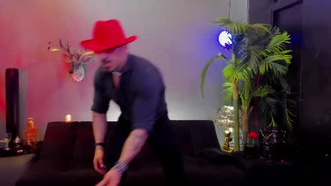 dennis_cox_ online show from April 18, 10:49 am