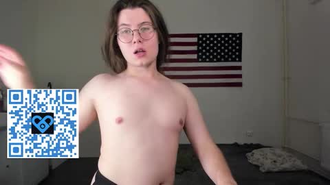Snapshot of derek_shameless chatting on October 23, 10:35 pm Derek online show from October 23, 10:35 pm
