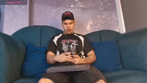 derek_voss online show from July 2, 12:33 pm