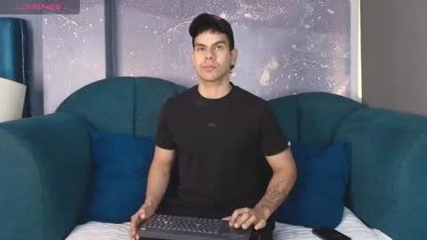 derek_voss online show from June 23, 12:42 pm
