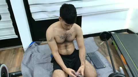 derek_voss online show from April 30, 5:42 pm