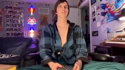 derekdings online show from December 18, 7:54 pm