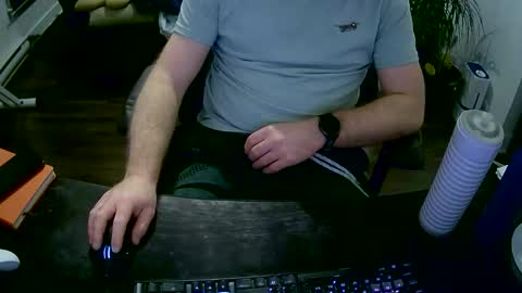 desdisdes online show from April 13, 12:00 am