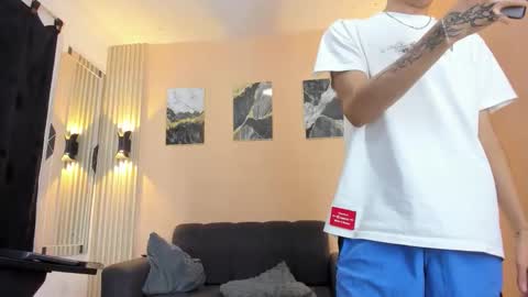 desiresofolympus_ online show from April 20, 8:33 pm