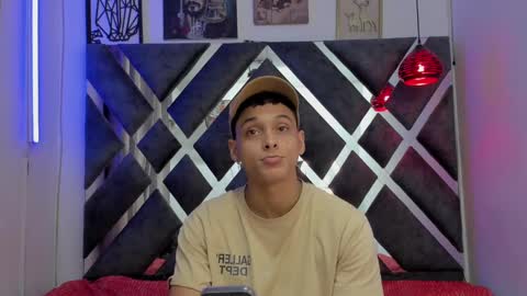 Deyvis Taylor7 online show from December 28, 8:58 pm