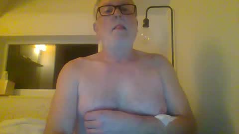 Snapshot of dial76 chatting on January 7, 6:28 am dial76 online show from January 7, 6:28 am