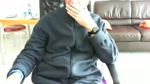 didonc from france..... online show from March 30, 7:53 am