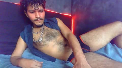 diemond_latinx98 online show from March 9, 1:27 pm