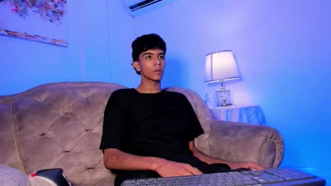 dikey_18 online show from September 29, 10:16 pm