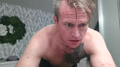 dilfiguess1 online show from May 3, 1:30 am