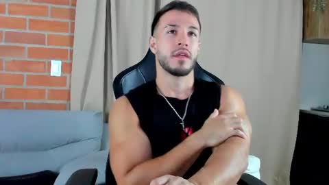 dimitricaruso online show from June 17, 11:39 pm