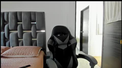Snapshot of dionyxx chatting on October 25, 7:26 pm dionyxx online show from October 25, 7:26 pm