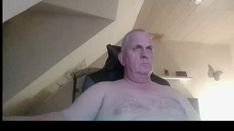 doggy2629 online show from March 5, 9:44 pm