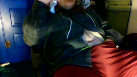 Snapshot of dolphindict chatting on December 25, 8:40 am dolphindict online show from December 25, 8:40 am